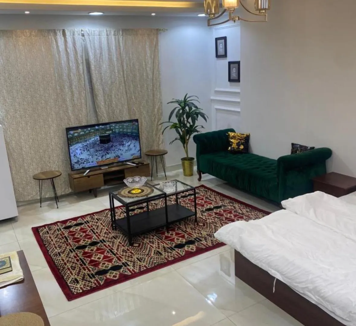 استديو حي النزهه location